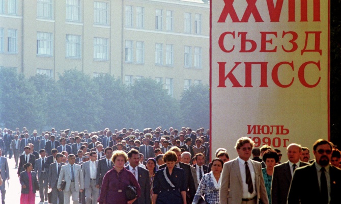 Число сторонников советской политической системы растет, показал опрос