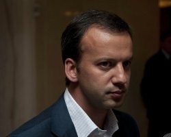 А. Дворкович пообещал не ссориться с И. Сечиным